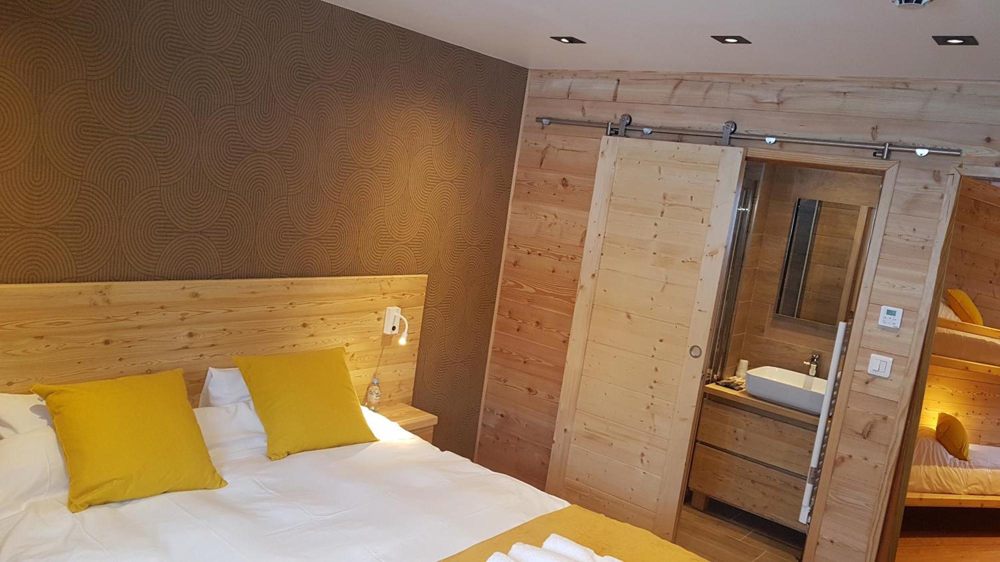 Le Chal'Heureux Hotel Вар Екстериор снимка