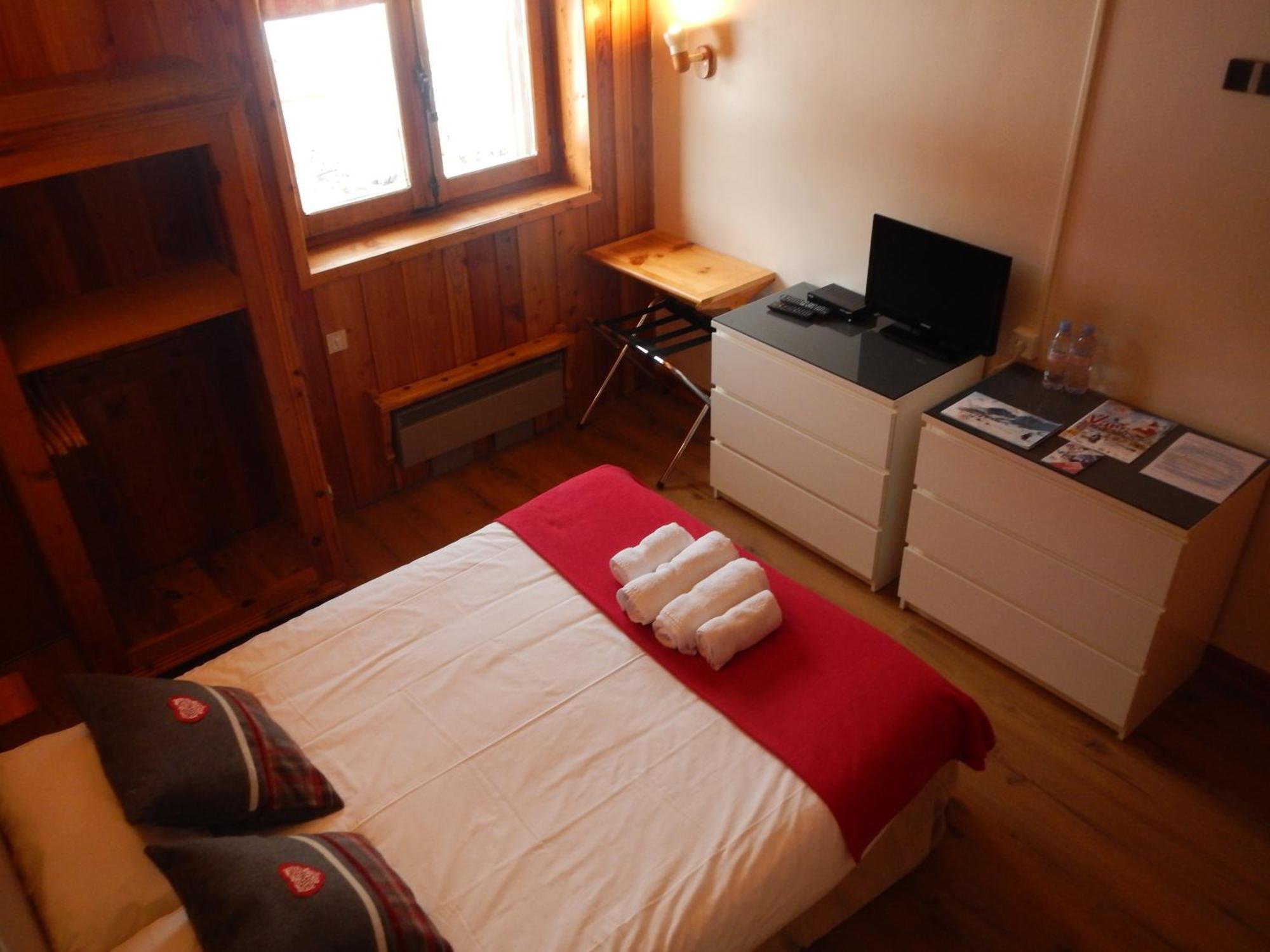 Le Chal'Heureux Hotel Вар Стая снимка