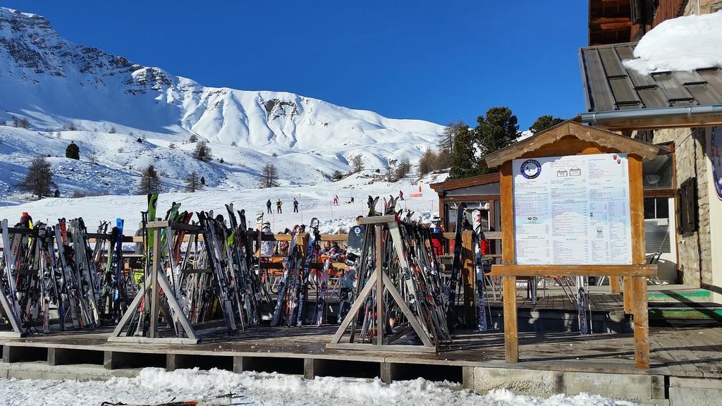 Le Chal'Heureux Hotel Вар Екстериор снимка