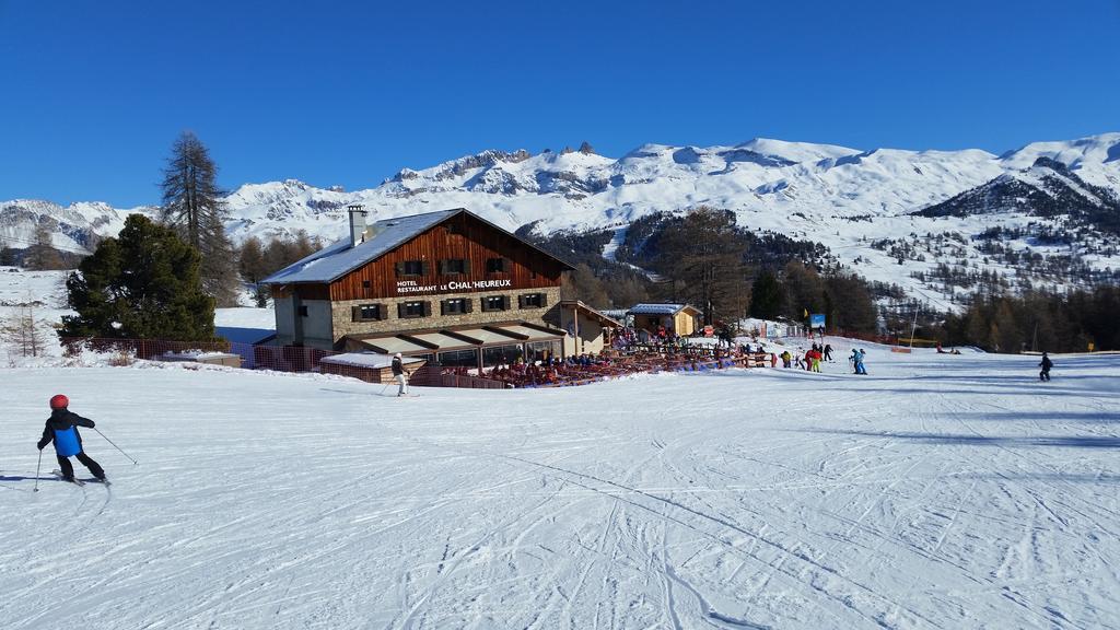 Le Chal'Heureux Hotel Вар Екстериор снимка