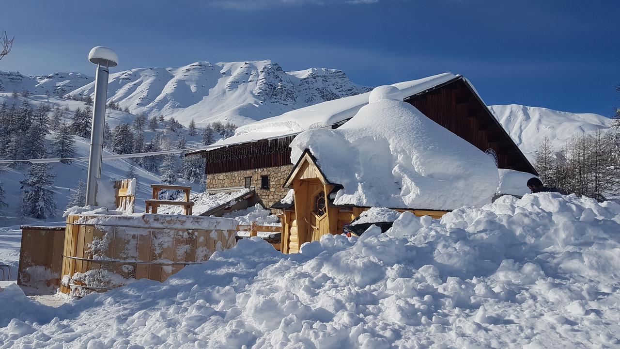 Le Chal'Heureux Hotel Вар Екстериор снимка