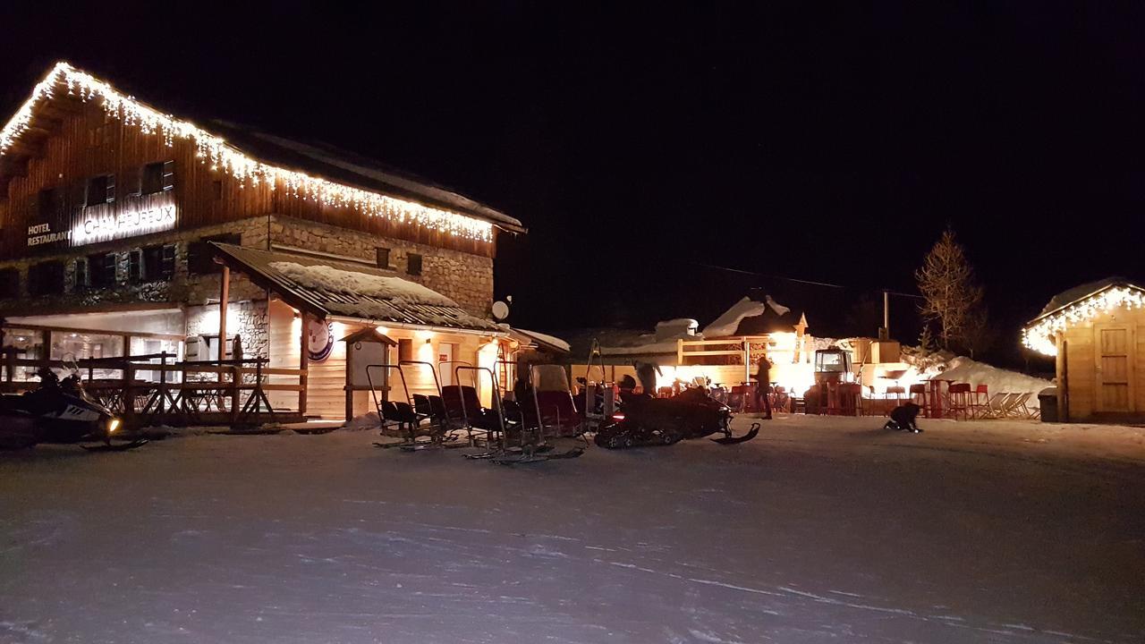 Le Chal'Heureux Hotel Вар Екстериор снимка