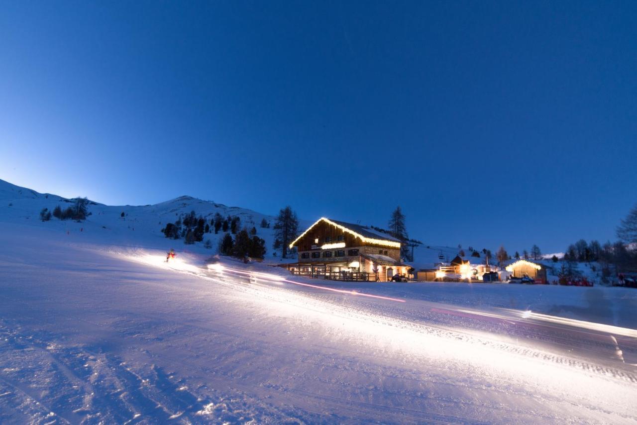 Le Chal'Heureux Hotel Вар Екстериор снимка